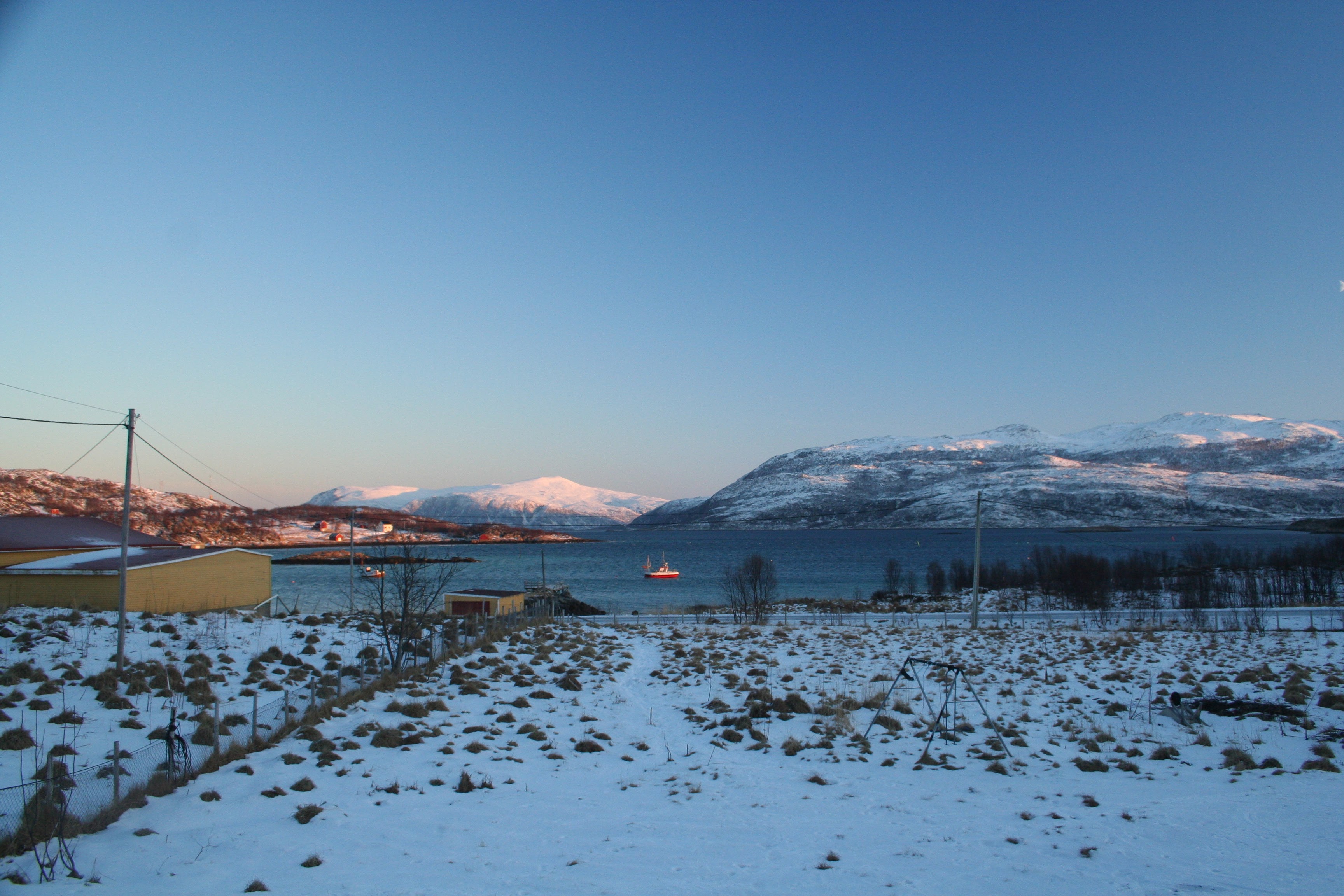 Uitzicht vanuit ons huis op Vengsøy