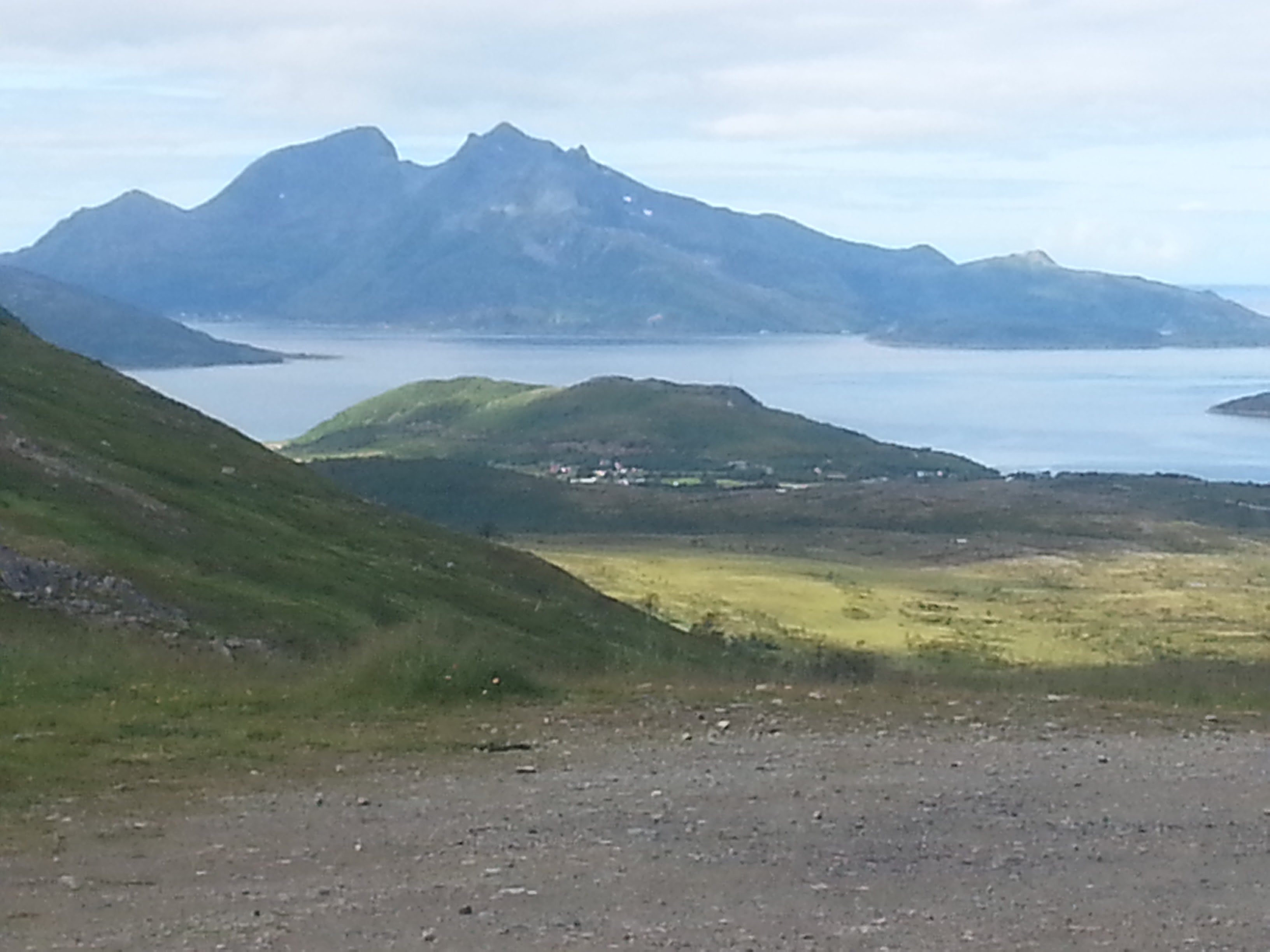 Vengsøy vanaf Kvaløya gezien